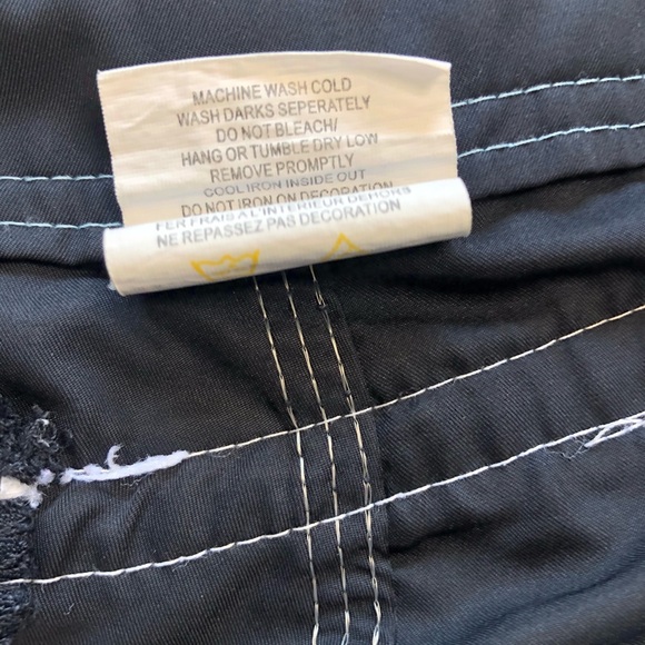 QUICKSILVER mens board / swim shorts - Picture 3 of 11